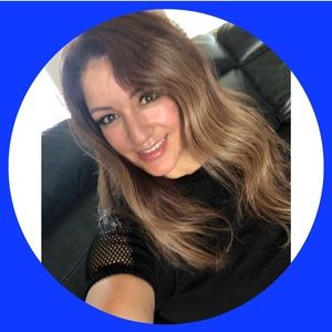 Meet your Posher, Carmela